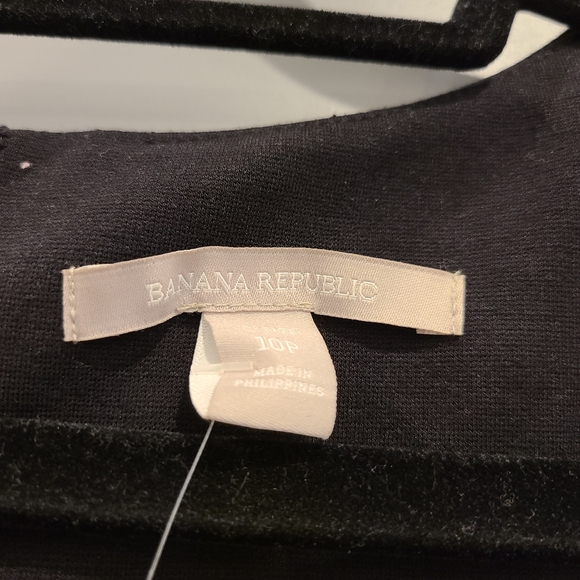 Banana Republic Fit & Flare Black Dress - 10P - Picture 3 of 3